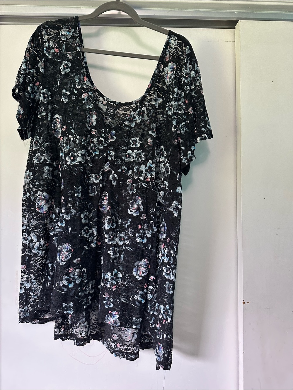 torrid Black Floral Lace Scoop Neck Top